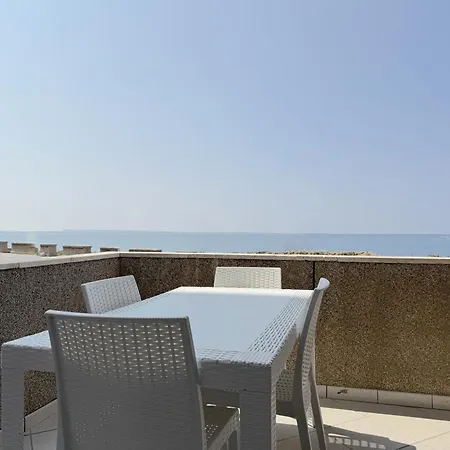 Amare - Sea Front Daire *